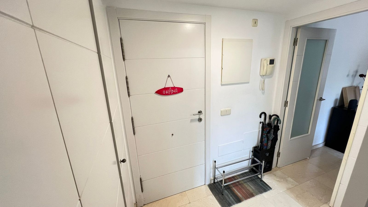 3 Bed Apartment for sale in Estepona Costa Del Sol, Málaga, Spain