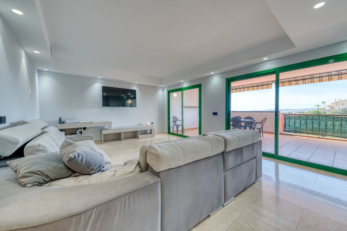 3 Bed Apartment for sale in Fuengirola Costa Del Sol, Málaga, Spain