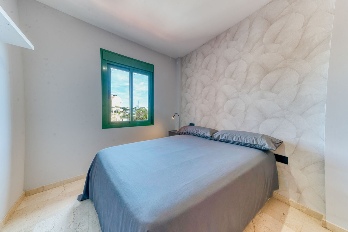 3 Bed Apartment for sale in Fuengirola Costa Del Sol, Málaga, Spain