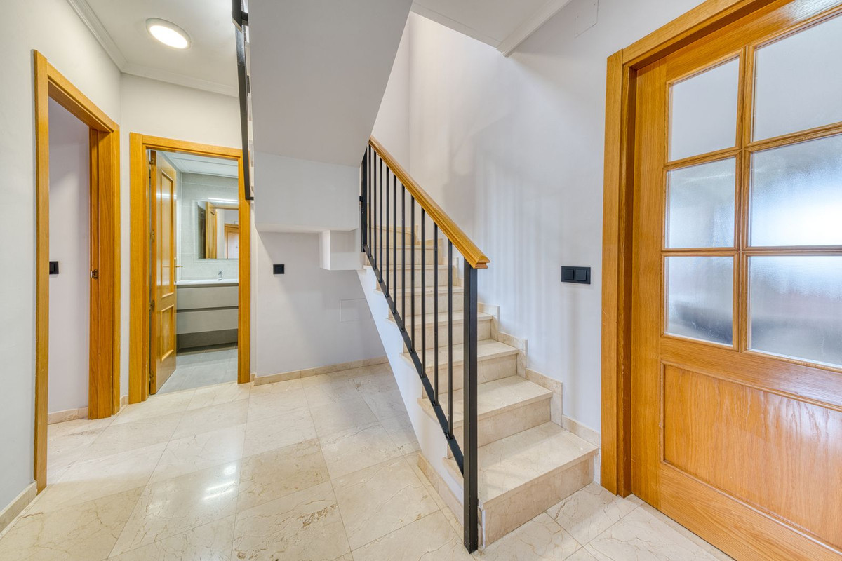 3 Bed Apartment for sale in Fuengirola Costa Del Sol, Málaga, Spain