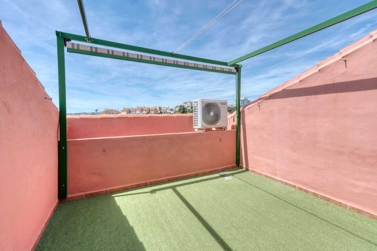 3 Bed Apartment for sale in Fuengirola Costa Del Sol, Málaga, Spain