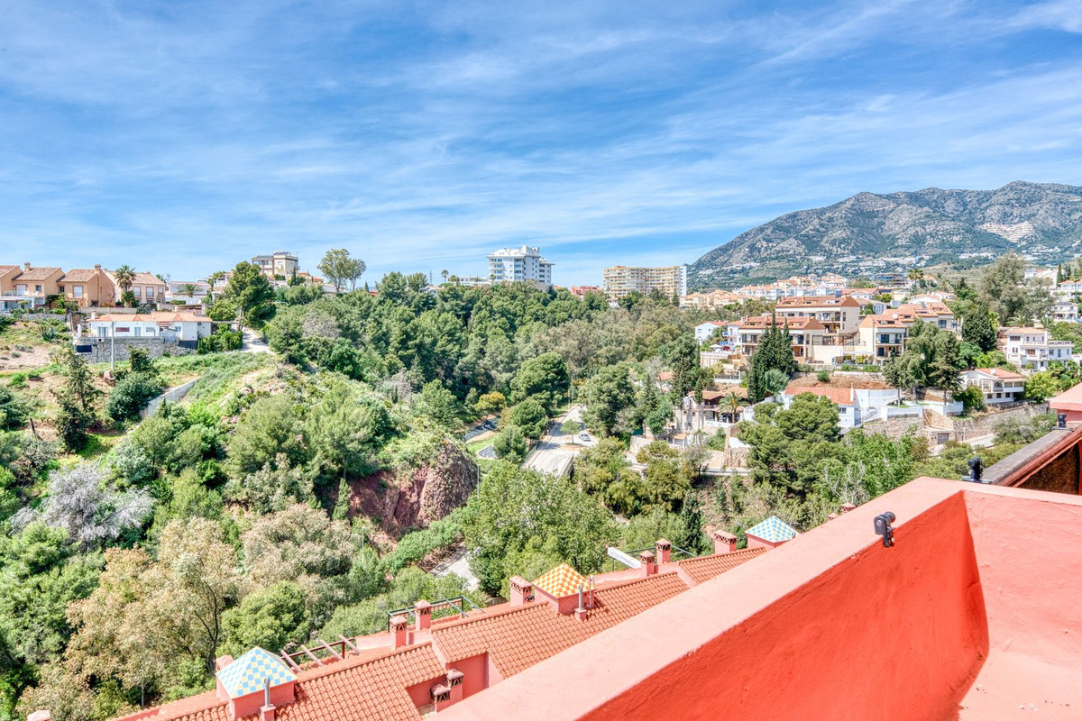 3 Bed Apartment for sale in Fuengirola Costa Del Sol, Málaga, Spain
