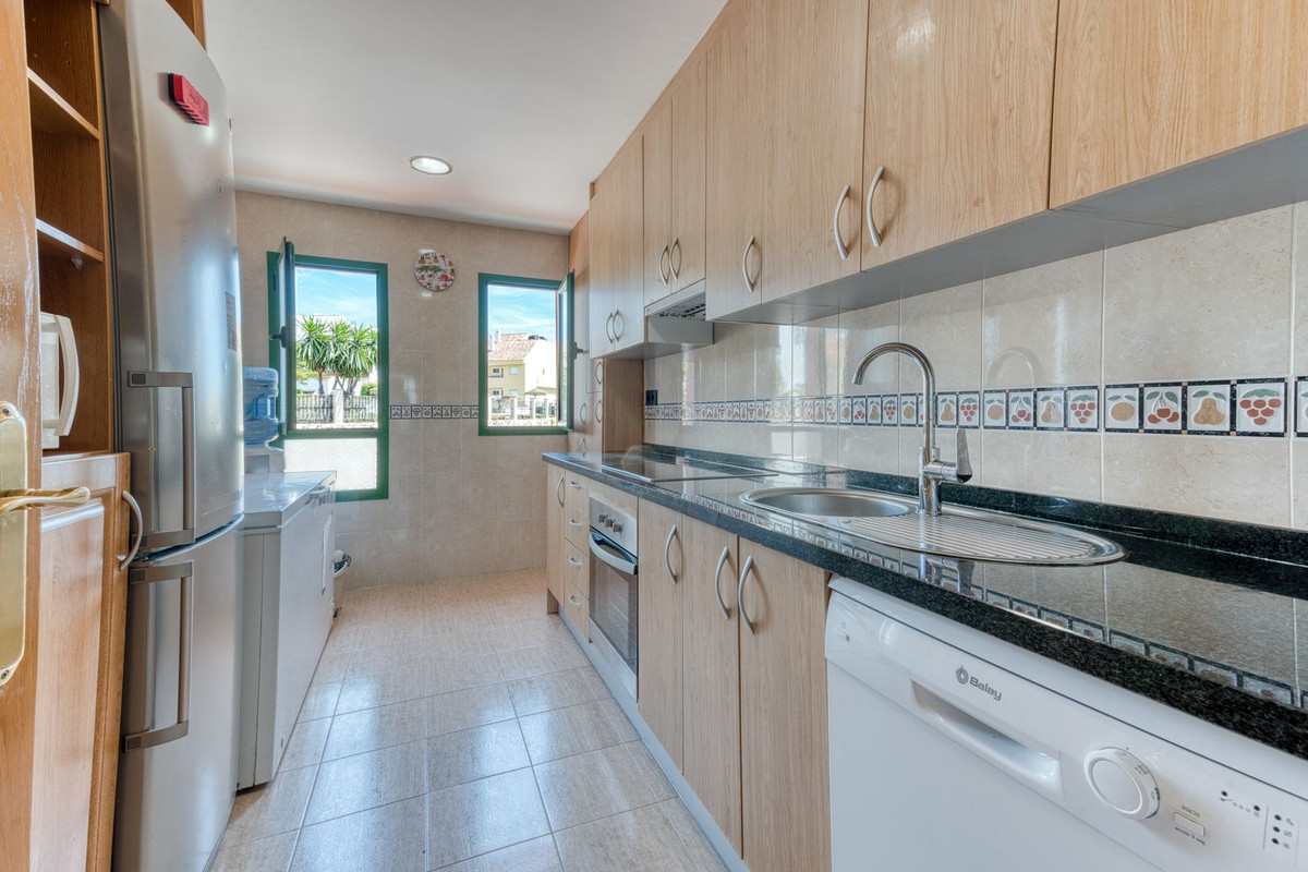 3 Bed Apartment for sale in Fuengirola Costa Del Sol, Málaga, Spain