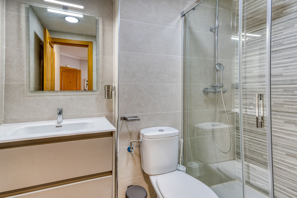 3 Bed Apartment for sale in Fuengirola Costa Del Sol, Málaga, Spain