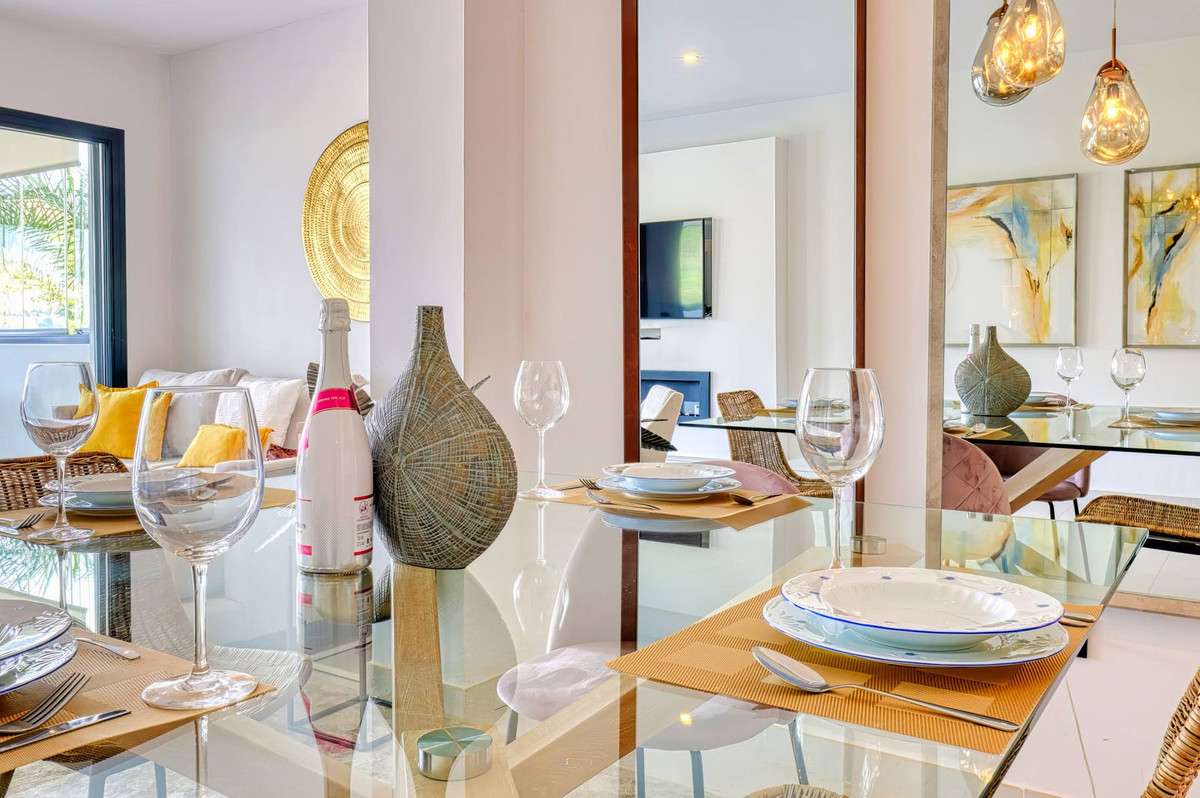 2 Bed Apartment for sale in Estepona Costa Del Sol, Málaga, Spain