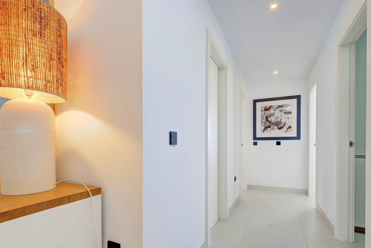 2 Bed Apartment for sale in Estepona Costa Del Sol, Málaga, Spain