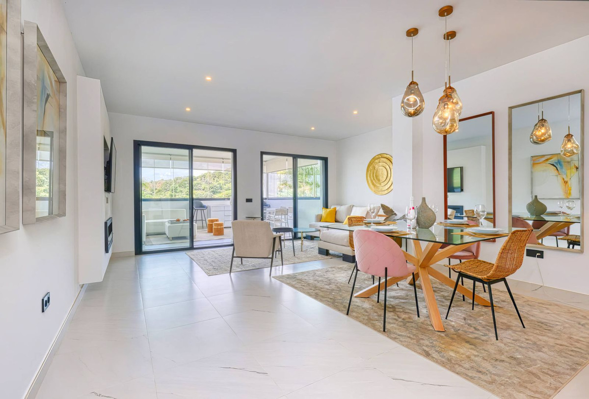 2 Bed Apartment for sale in Estepona Costa Del Sol, Málaga, Spain
