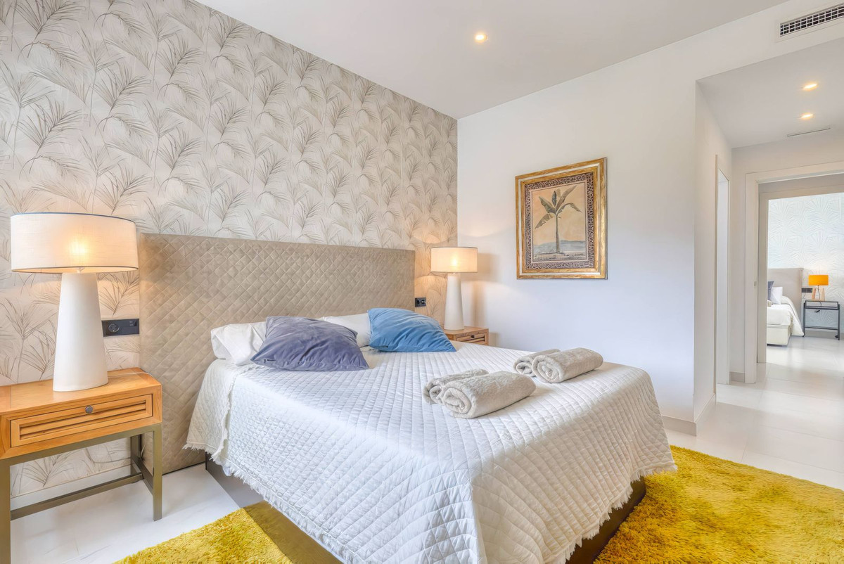 2 Bed Apartment for sale in Estepona Costa Del Sol, Málaga, Spain