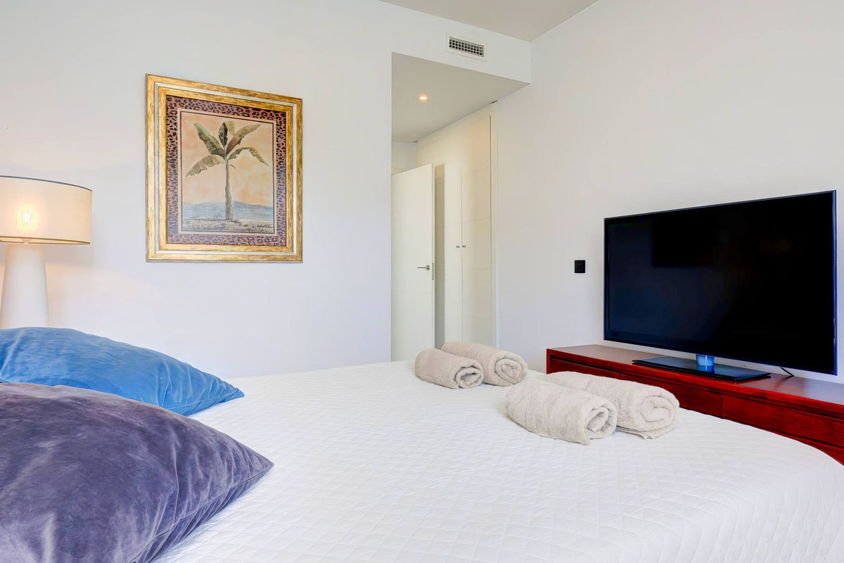 2 Bed Apartment for sale in Estepona Costa Del Sol, Málaga, Spain
