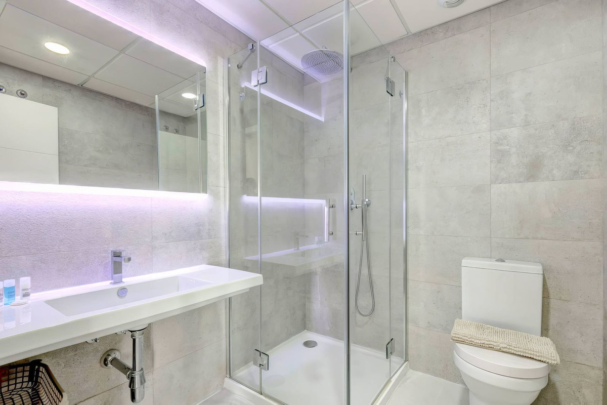 2 Bed Apartment for sale in Estepona Costa Del Sol, Málaga, Spain