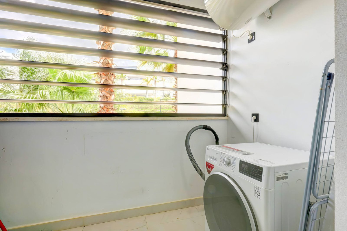 2 Bed Apartment for sale in Estepona Costa Del Sol, Málaga, Spain