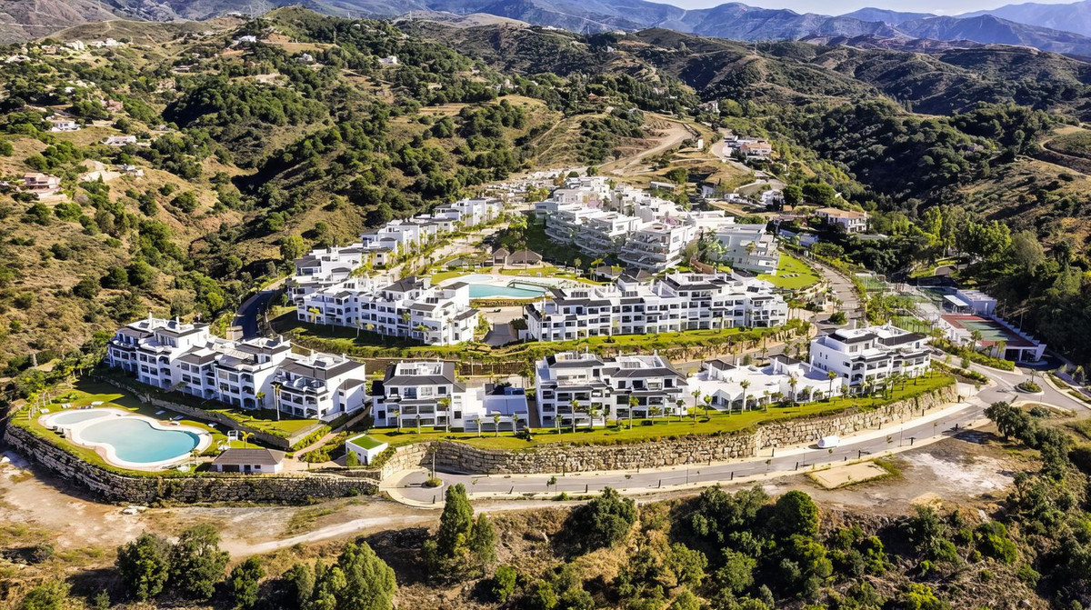 2 Bed Apartment for sale in Estepona Costa Del Sol, Málaga, Spain