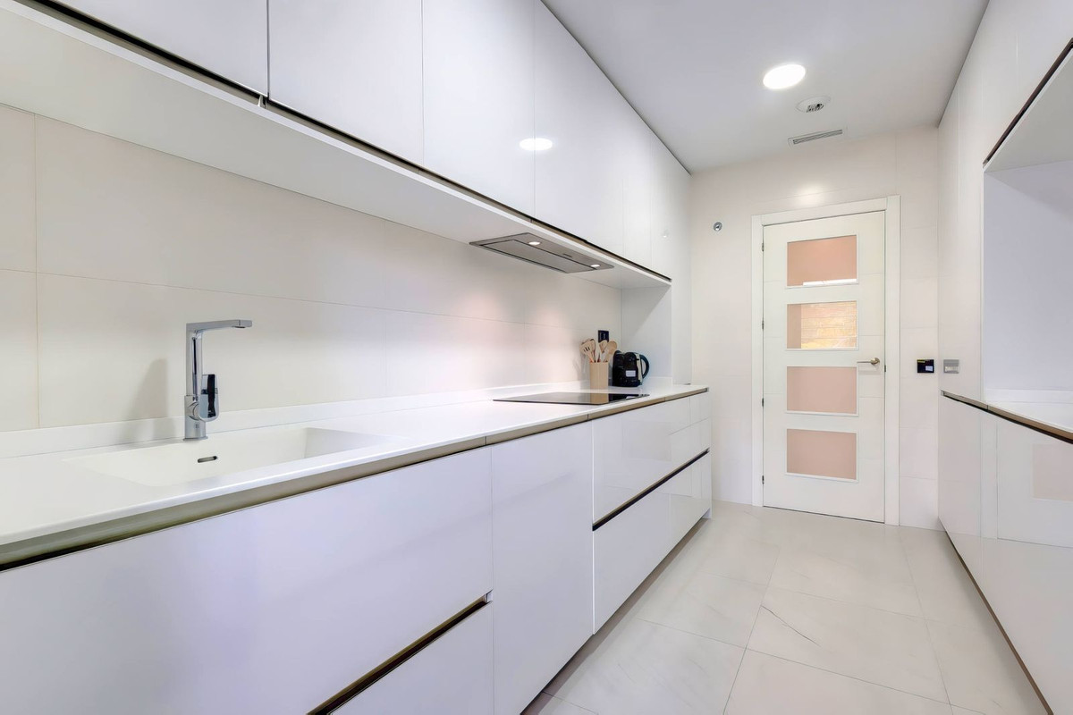 2 Bed Apartment for sale in Estepona Costa Del Sol, Málaga, Spain