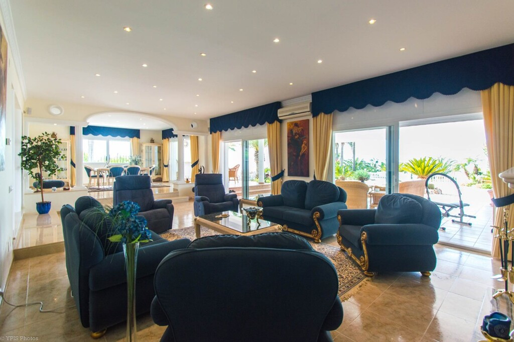 4 Bed Townhouse for sale in Valtocado Costa Del Sol, Málaga, Spain