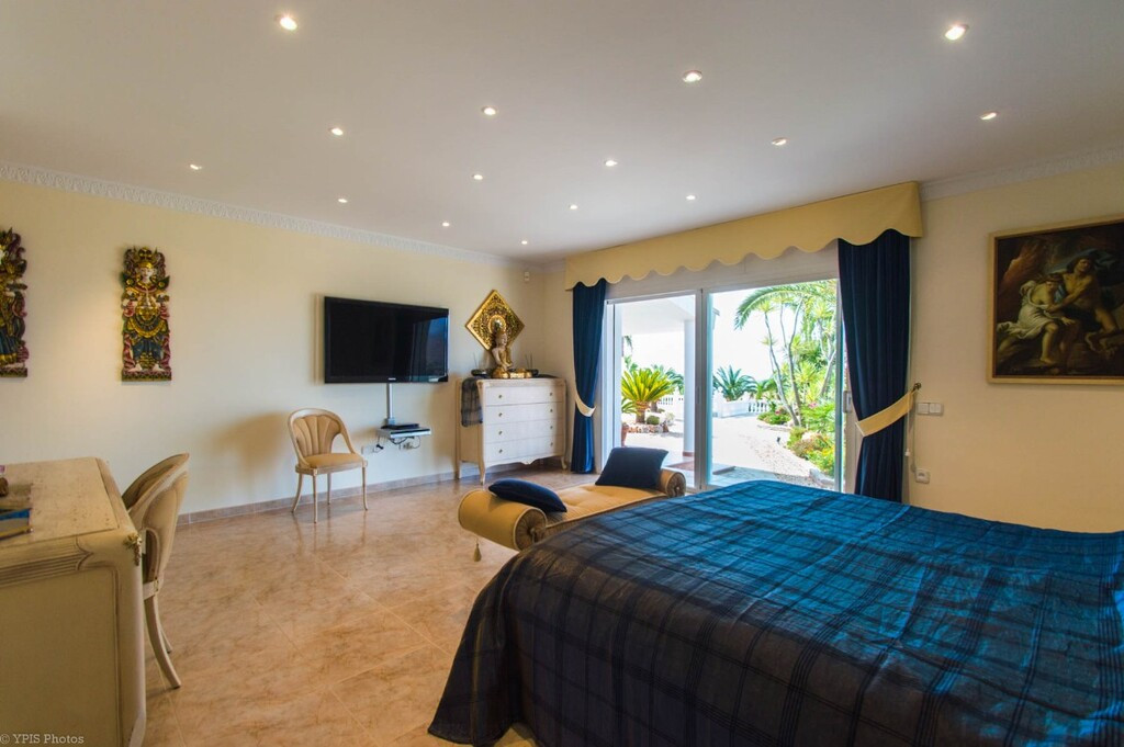 4 Bed Townhouse for sale in Valtocado Costa Del Sol, Málaga, Spain