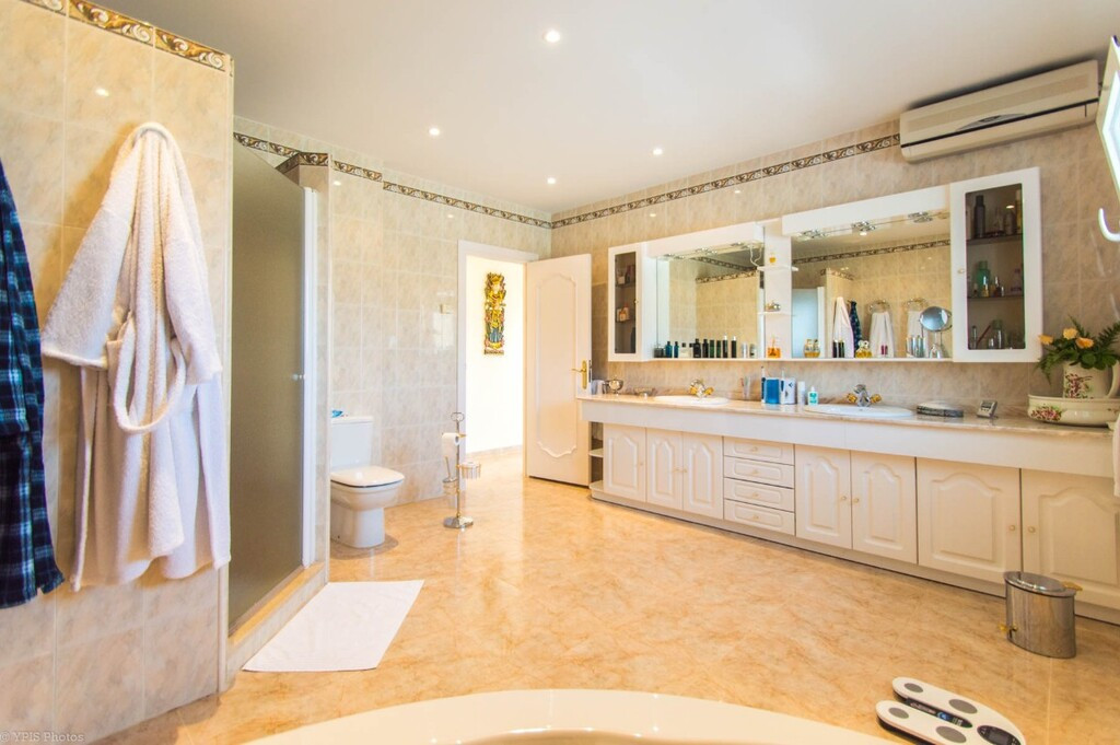 4 Bed Townhouse for sale in Valtocado Costa Del Sol, Málaga, Spain