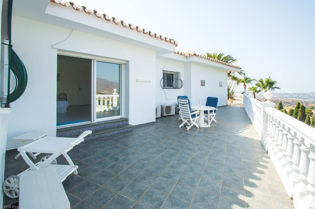 4 Bed Townhouse for sale in Valtocado Costa Del Sol, Málaga, Spain