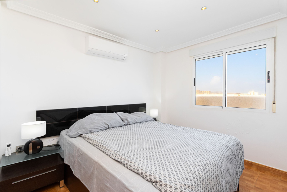 Se vende Apartamento Planta Media de 3 dormitorios en Costa Blanca, Alicante, España