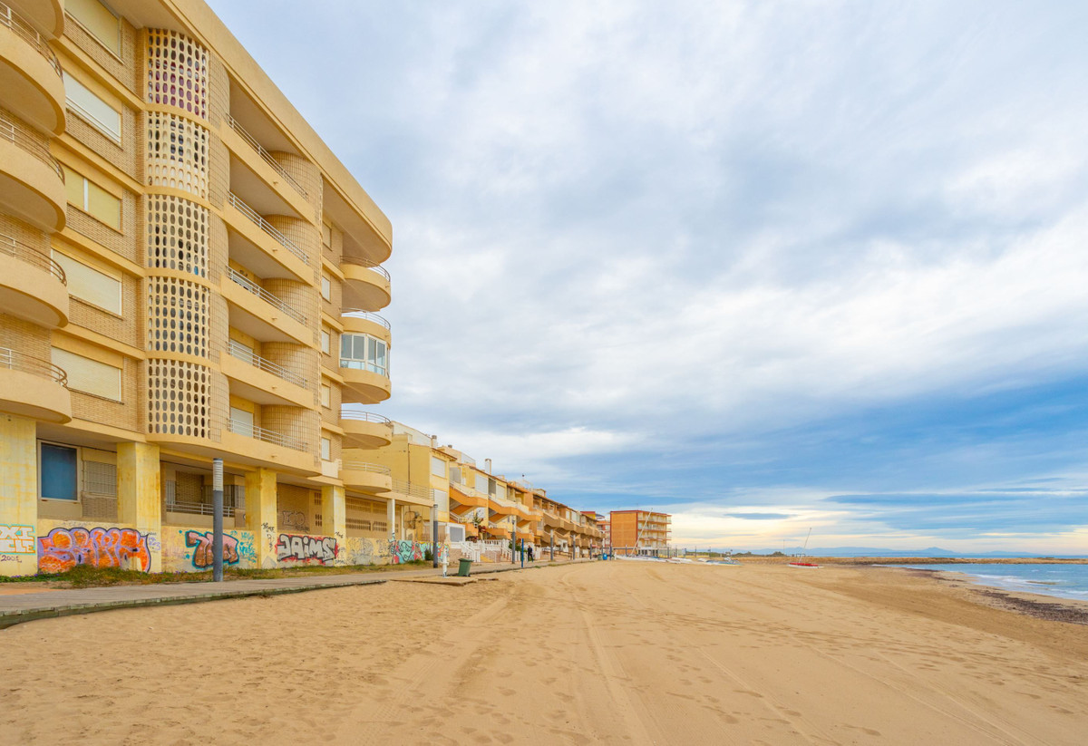 Se vende Apartamento Planta Media de 3 dormitorios en Costa Blanca, Alicante, España