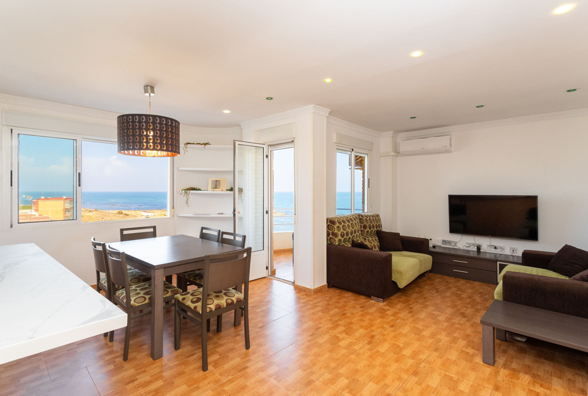 Se vende Apartamento Planta Media de 3 dormitorios en Costa Blanca, Alicante, España