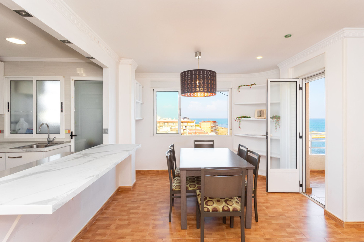 Se vende Apartamento Planta Media de 3 dormitorios en Costa Blanca, Alicante, España