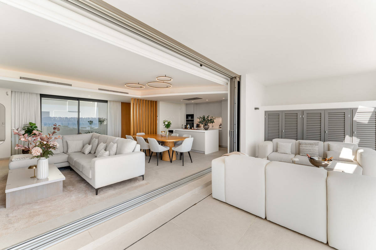 3 Bed Apartment for sale in Benahavís Costa Del Sol, Málaga, Spain