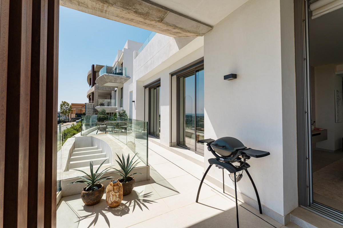 3 Bed Apartment for sale in Benahavís Costa Del Sol, Málaga, Spain