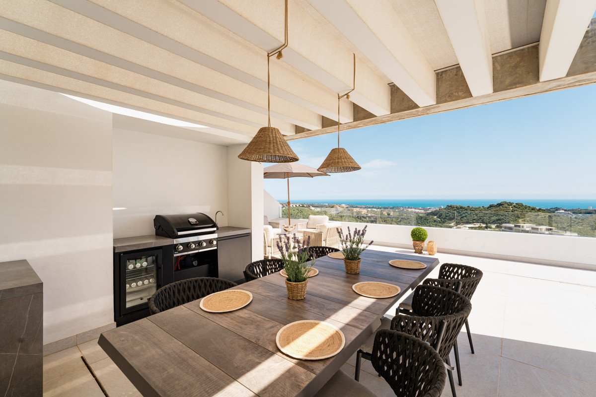 3 Bed Apartment for sale in Benahavís Costa Del Sol, Málaga, Spain
