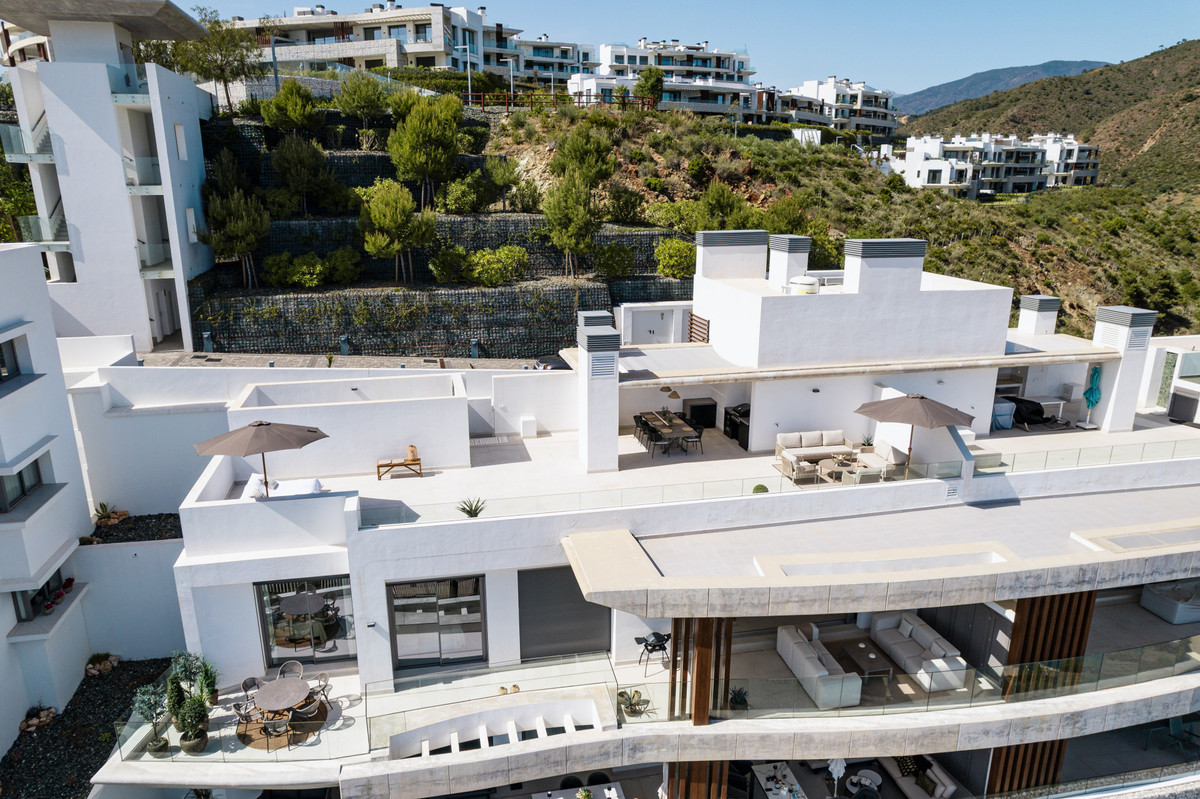 3 Bed Apartment for sale in Benahavís Costa Del Sol, Málaga, Spain