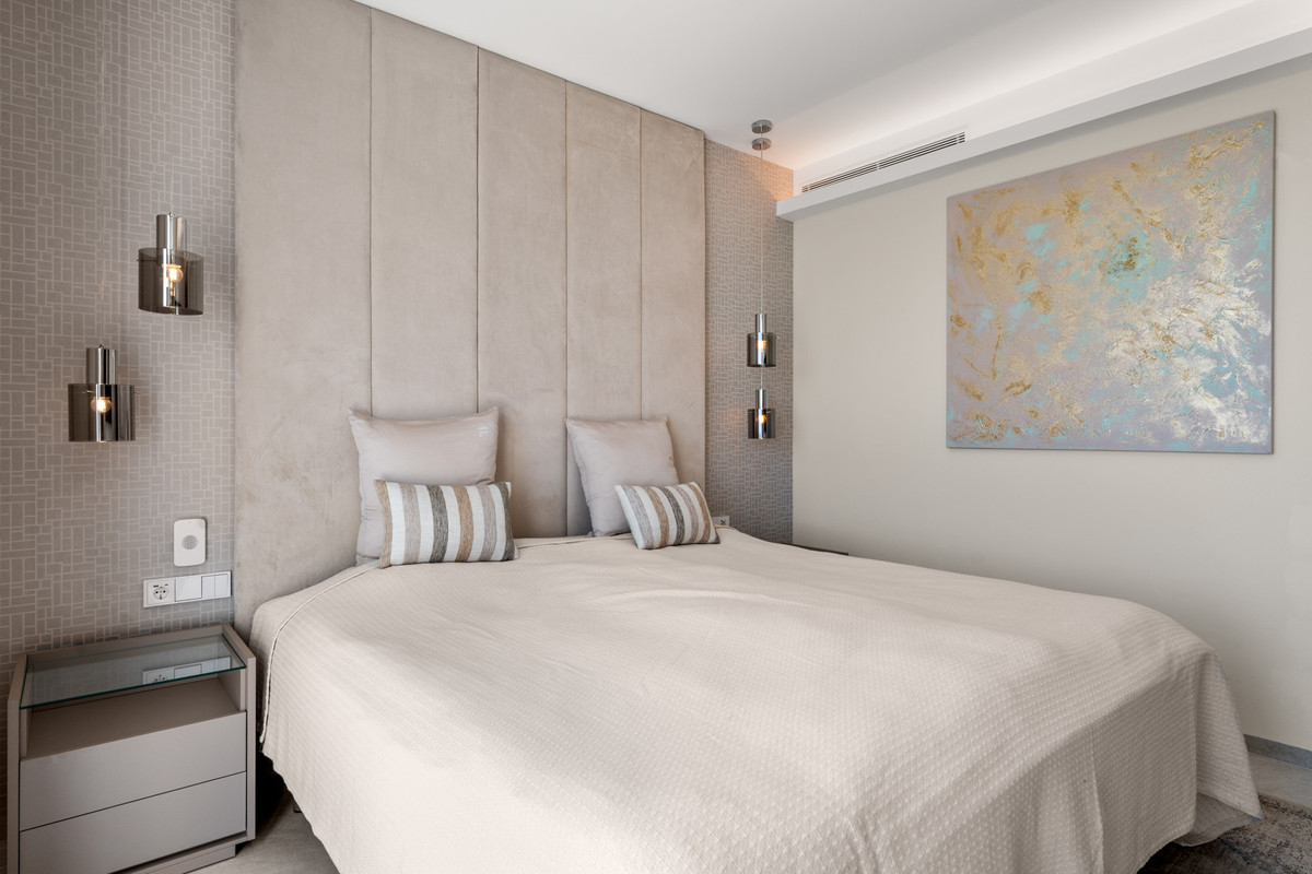 3 Bed Apartment for sale in Benahavís Costa Del Sol, Málaga, Spain