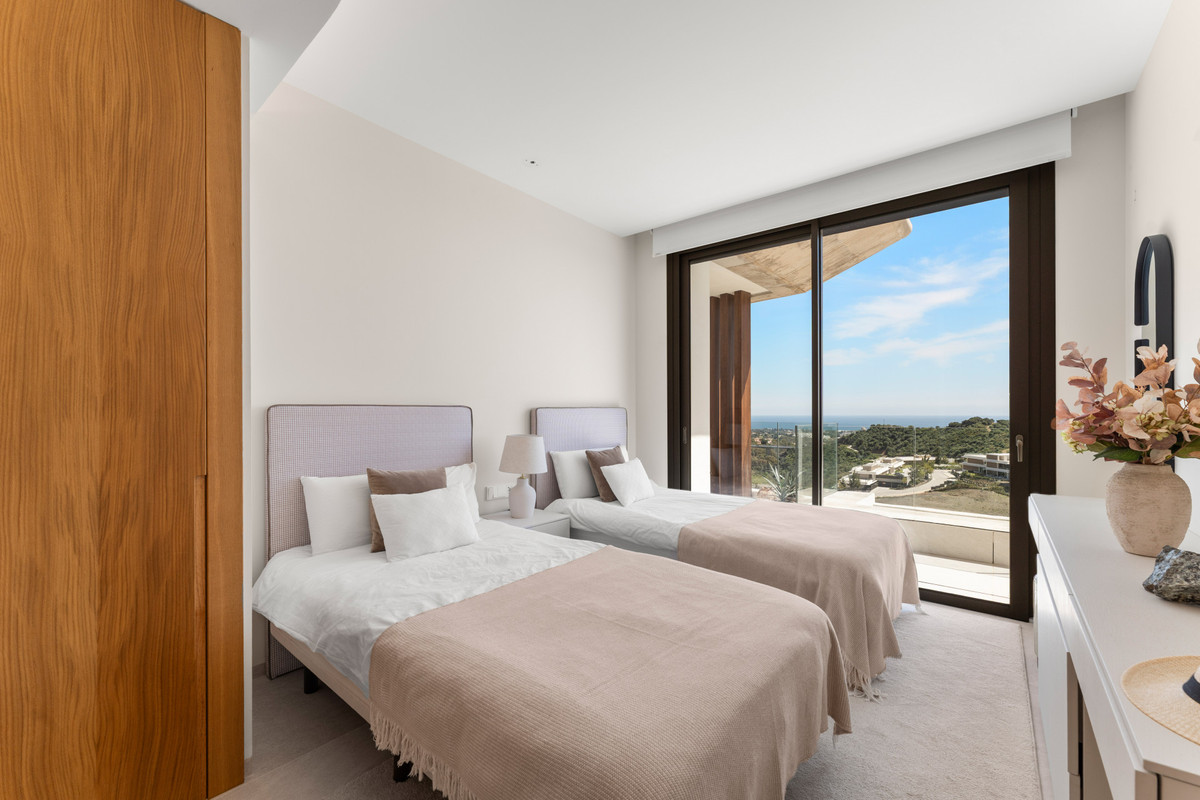 3 Bed Apartment for sale in Benahavís Costa Del Sol, Málaga, Spain