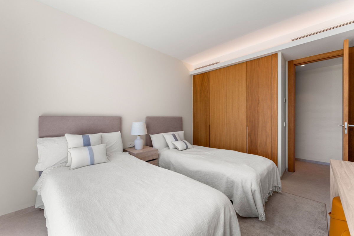 3 Bed Apartment for sale in Benahavís Costa Del Sol, Málaga, Spain