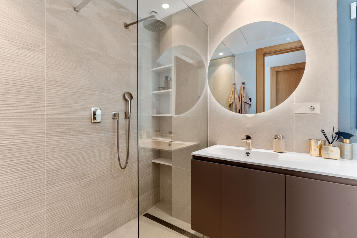 3 Bed Apartment for sale in Benahavís Costa Del Sol, Málaga, Spain