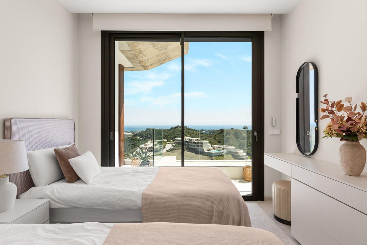 3 Bed Apartment for sale in Benahavís Costa Del Sol, Málaga, Spain