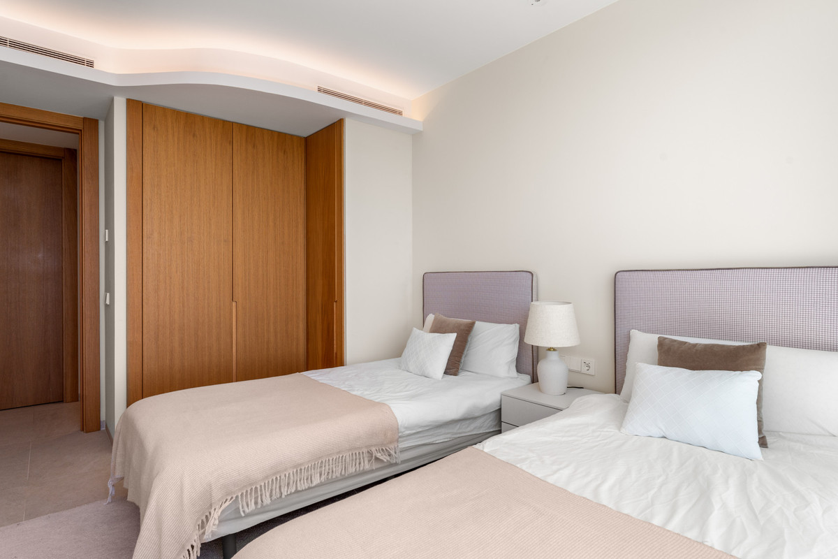 3 Bed Apartment for sale in Benahavís Costa Del Sol, Málaga, Spain