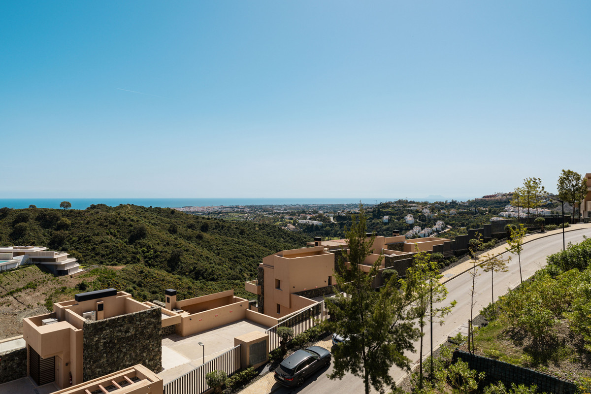 3 Bed Apartment for sale in Benahavís Costa Del Sol, Málaga, Spain