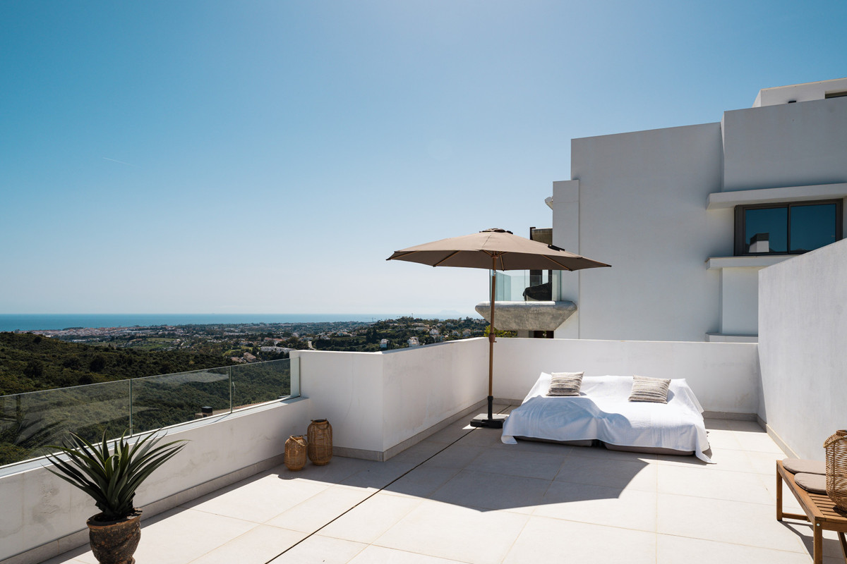3 Bed Apartment for sale in Benahavís Costa Del Sol, Málaga, Spain