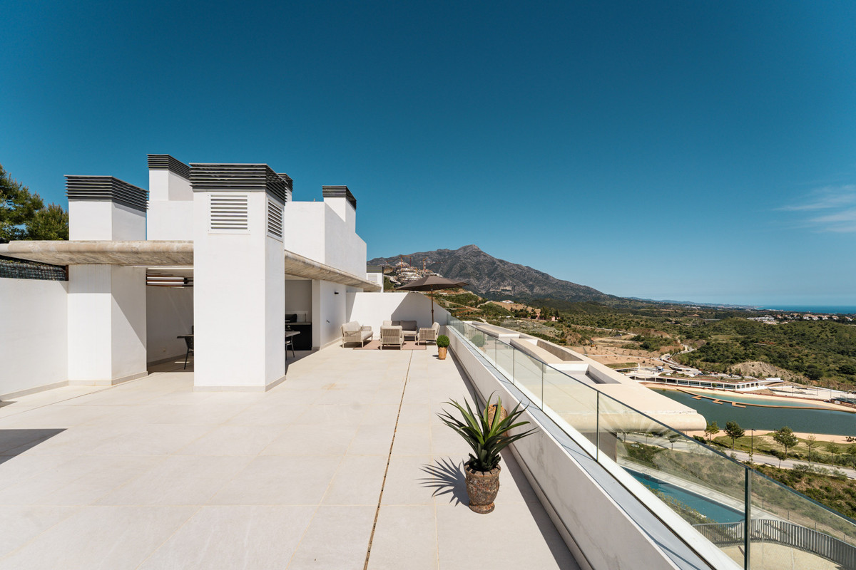 3 Bed Apartment for sale in Benahavís Costa Del Sol, Málaga, Spain