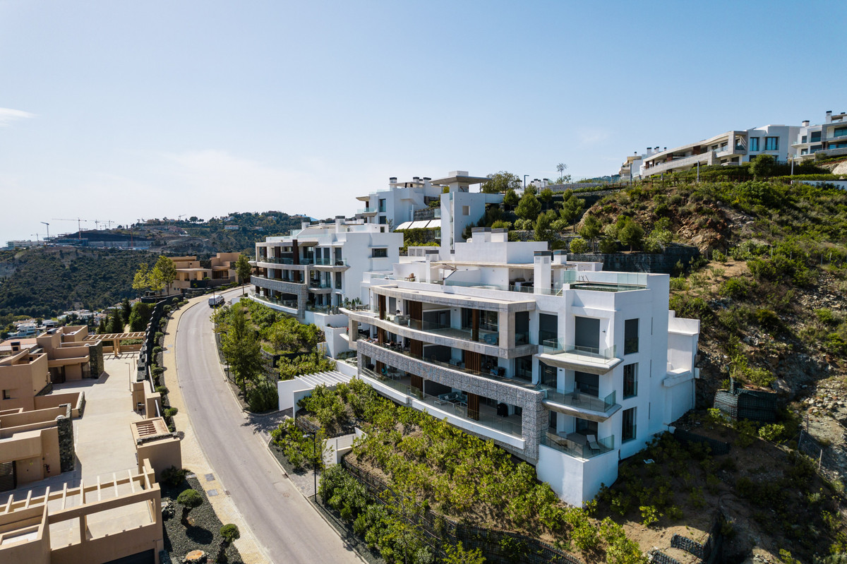3 Bed Apartment for sale in Benahavís Costa Del Sol, Málaga, Spain