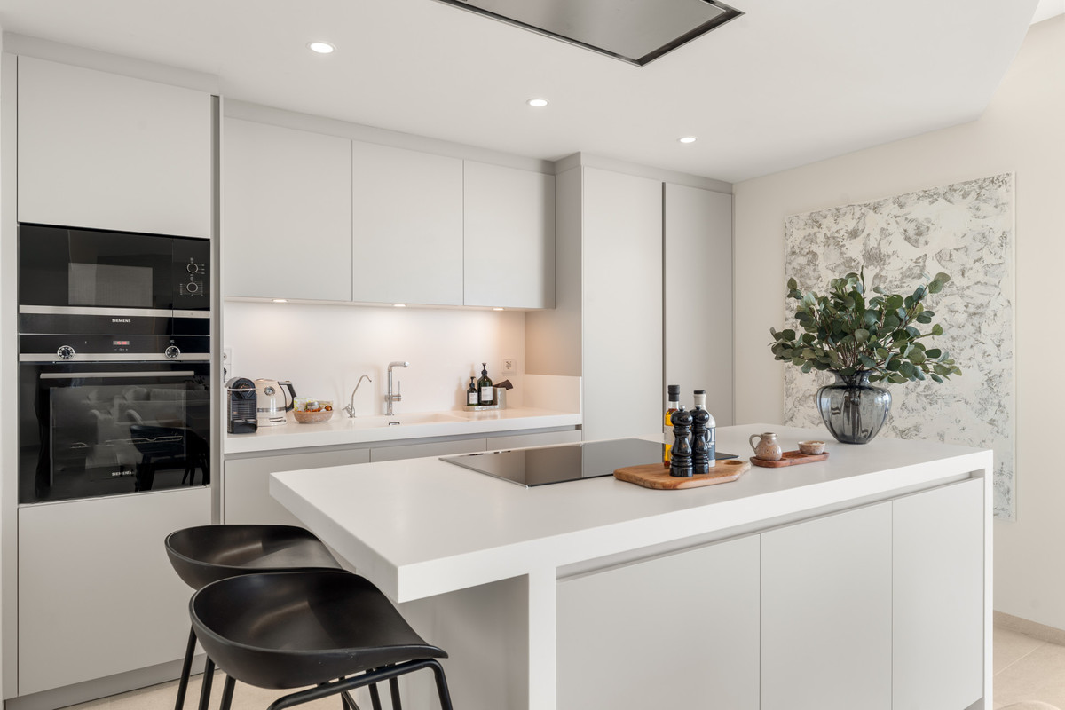 3 Bed Apartment for sale in Benahavís Costa Del Sol, Málaga, Spain