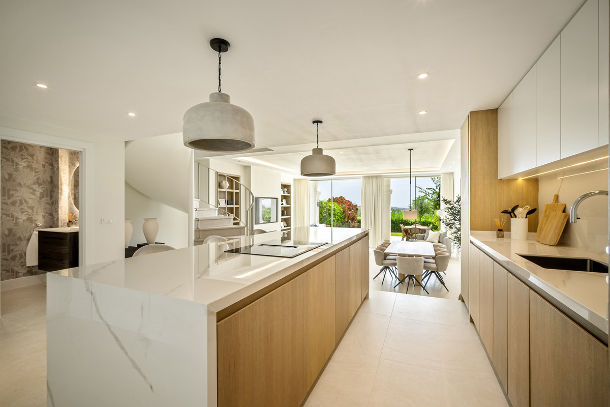 4 Bed Townhouse for sale in La Quinta Costa Del Sol, Málaga, Spain