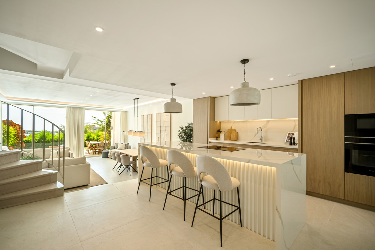 4 Bed Townhouse for sale in La Quinta Costa Del Sol, Málaga, Spain
