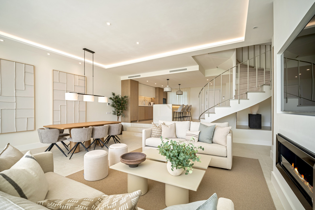 4 Bed Townhouse for sale in La Quinta Costa Del Sol, Málaga, Spain