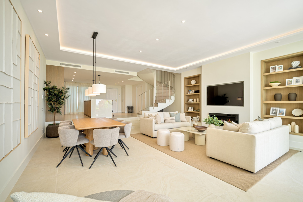 4 Bed Townhouse for sale in La Quinta Costa Del Sol, Málaga, Spain