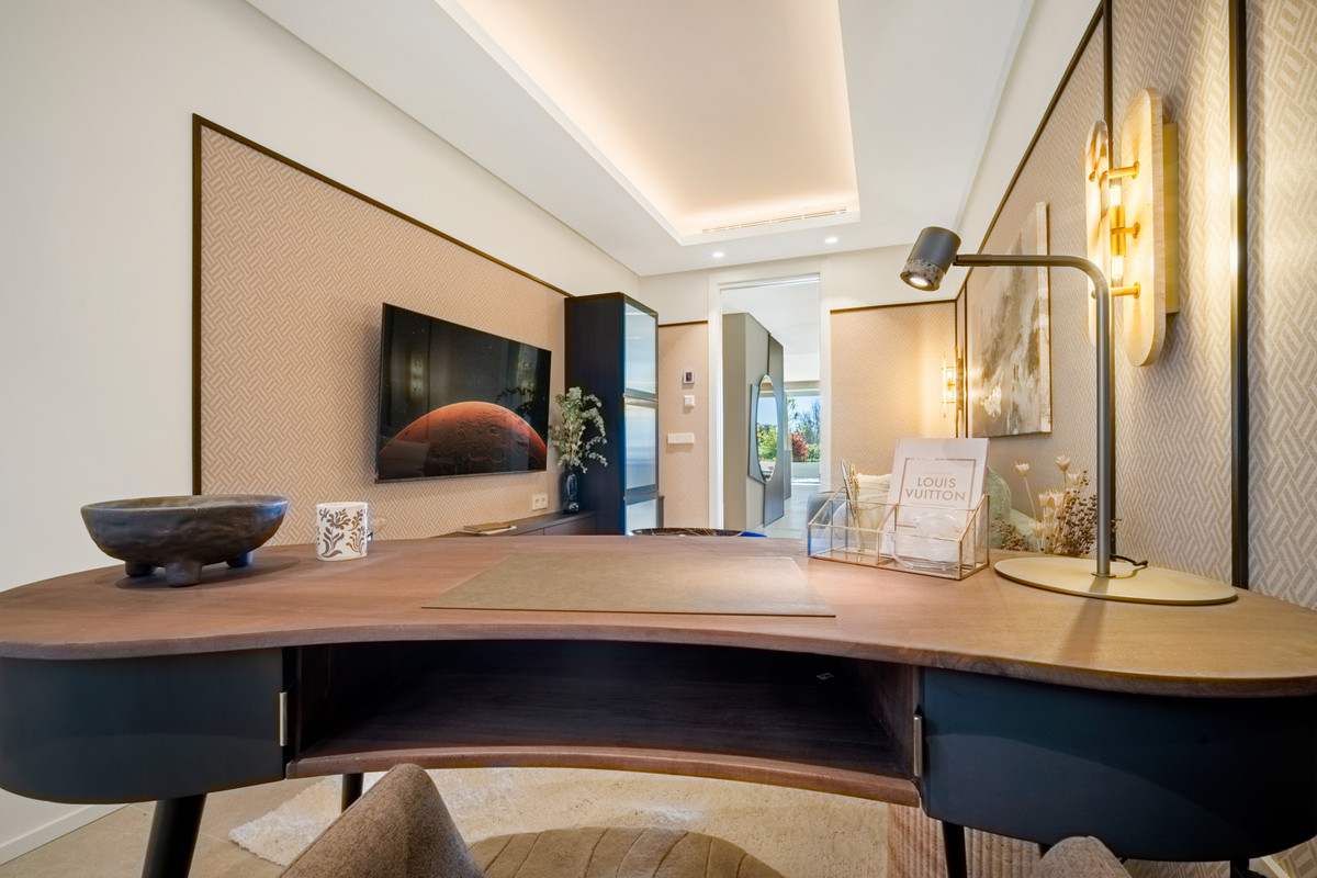 4 Bed Apartment for sale in The Golden Mile Costa Del Sol, Málaga, Spain