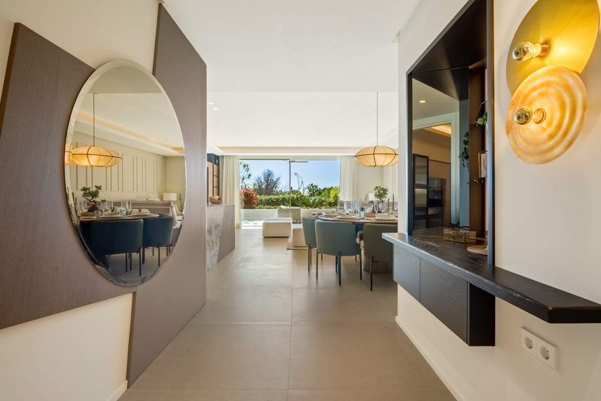 4 Bed Apartment for sale in The Golden Mile Costa Del Sol, Málaga, Spain