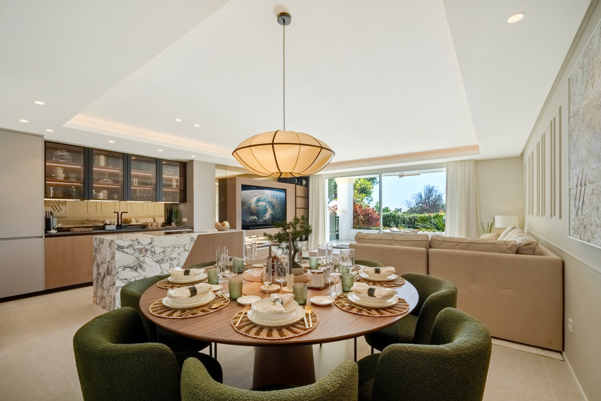 4 Bed Apartment for sale in The Golden Mile Costa Del Sol, Málaga, Spain