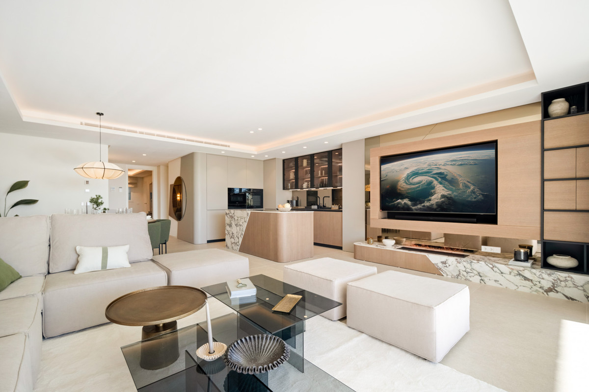 4 Bed Apartment for sale in The Golden Mile Costa Del Sol, Málaga, Spain