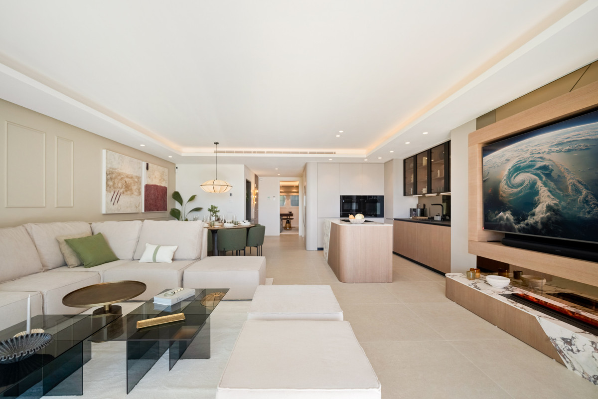 4 Bed Apartment for sale in The Golden Mile Costa Del Sol, Málaga, Spain