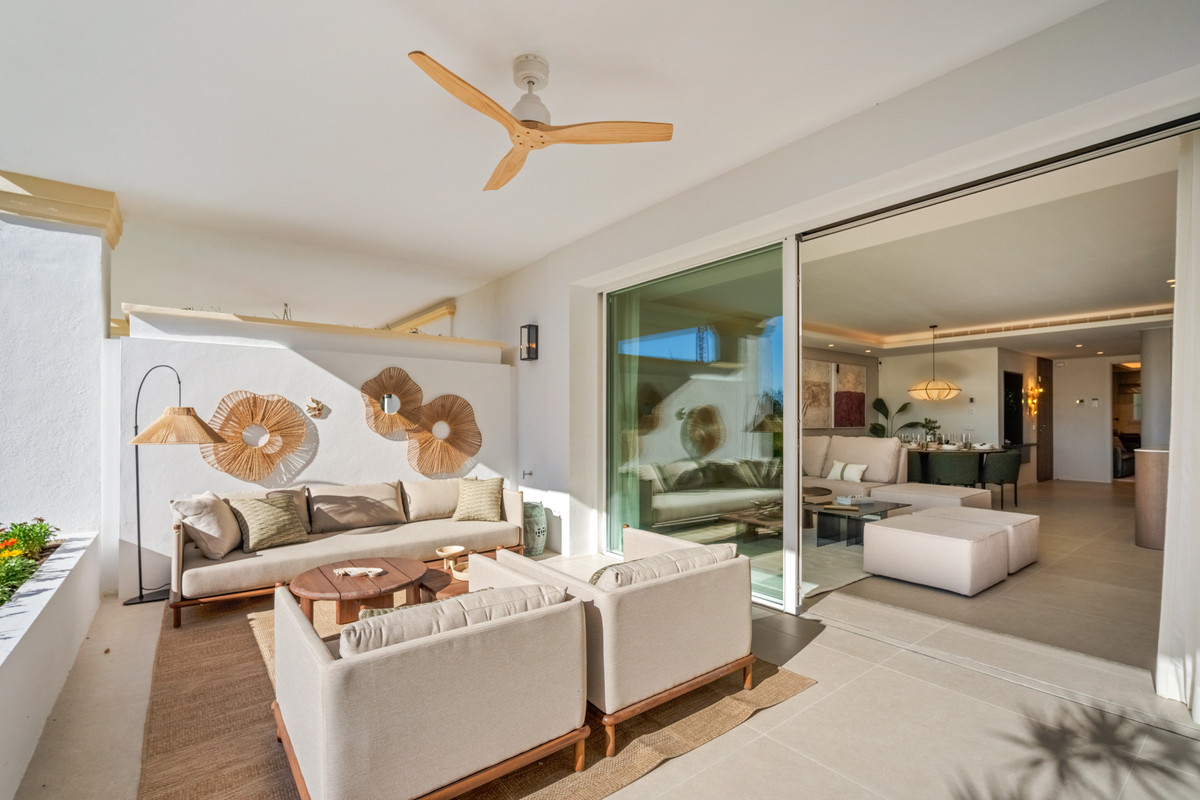 4 Bed Apartment for sale in The Golden Mile Costa Del Sol, Málaga, Spain